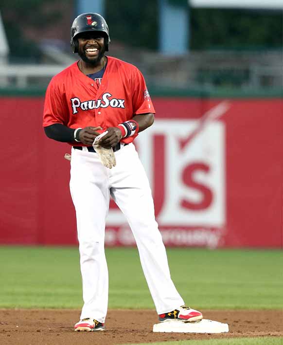 Red Sox to call up Brandon Phillips