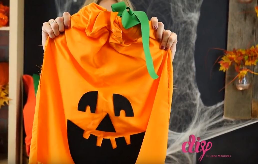 How To Create A Cute DIY Pumpkin Costume For Kids